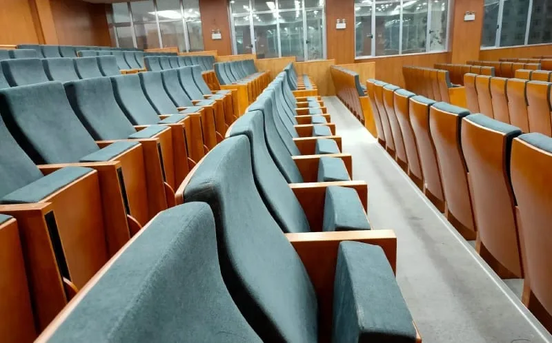 Một góc nhìn ngang khác của ghế
