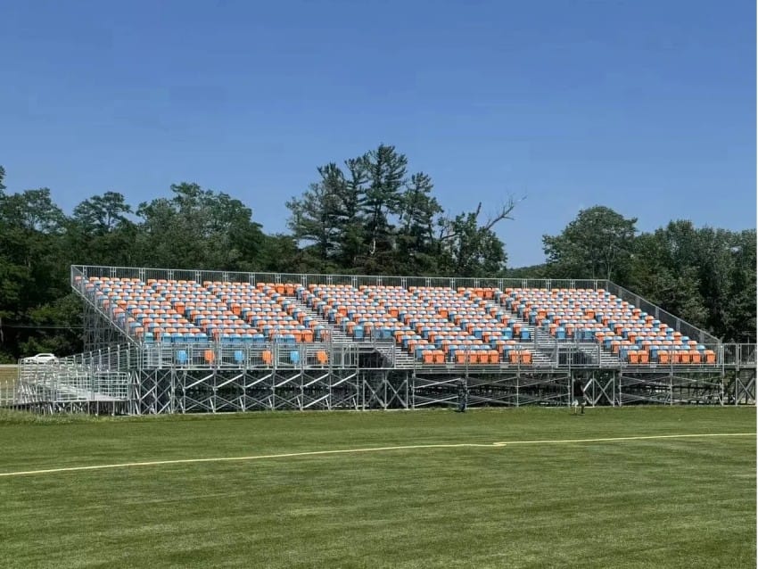 Hệ thống ghế khán đài ngoài trời sau khi hoàn thành lắp đặt