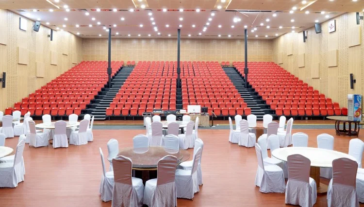 Hệ thống ghế xếp di động với không gian khác